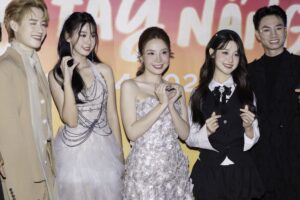 Diễn biến sự kiện ra mắt